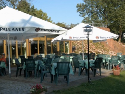 Photo: Elbterrasse im F&amp;uuml;rstengarten - Sch&amp;uuml;tzenhaus